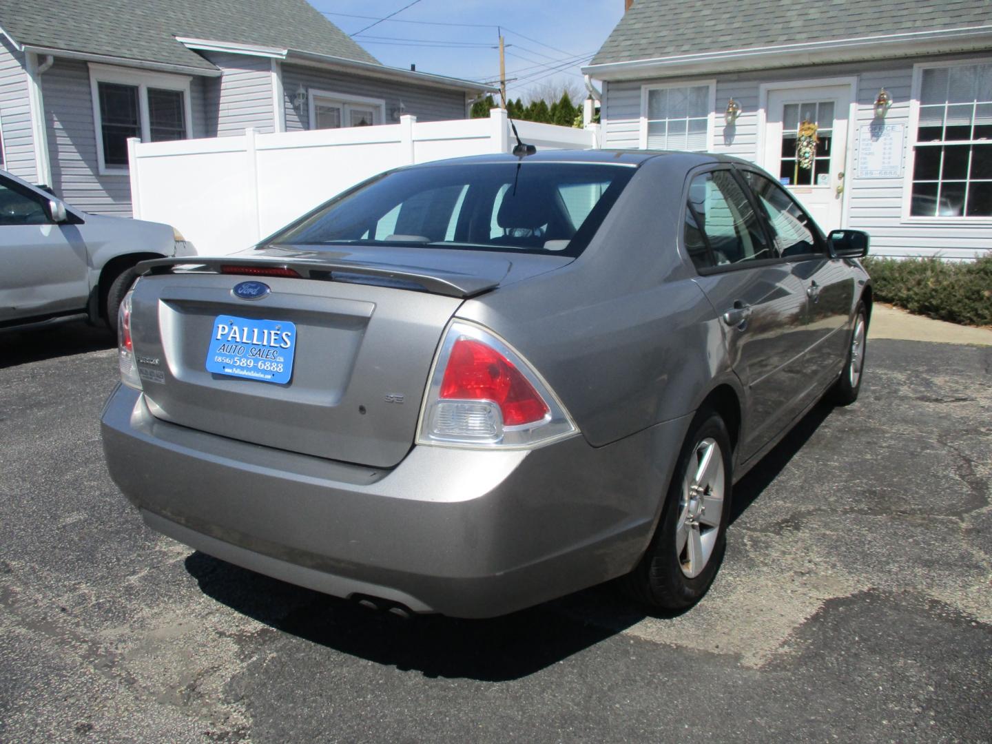 2009 SILVER Ford Fusion I4 SE (3FAHP07Z19R) with an 2.3L L4 DOHC 16V engine, AUTOMATIC transmission, located at 540a Delsea Drive, Sewell, NJ, 08080, (856) 589-6888, 39.752560, -75.111206 - Photo#5